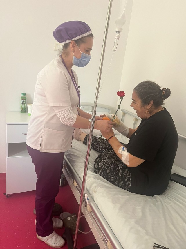 faptele bune sunt ghioceii dragostei campanie umanitara emotionanta in spitalele din constanta de martisor faptele bune sunt ghioceii dragostei campanie umanitara emotionanta in spitalele din constanta de martisor