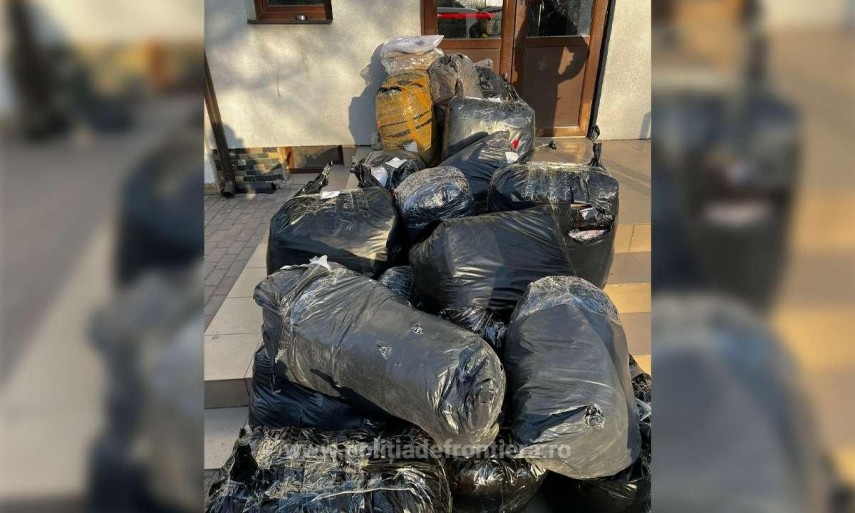 peste 5 500 de produse suspectate a fi contrafacute descoperite de politistii de frontiera in giurgiu peste 5 500 de produse suspectate a fi contrafacute descoperite de politistii de frontiera in giurgiu