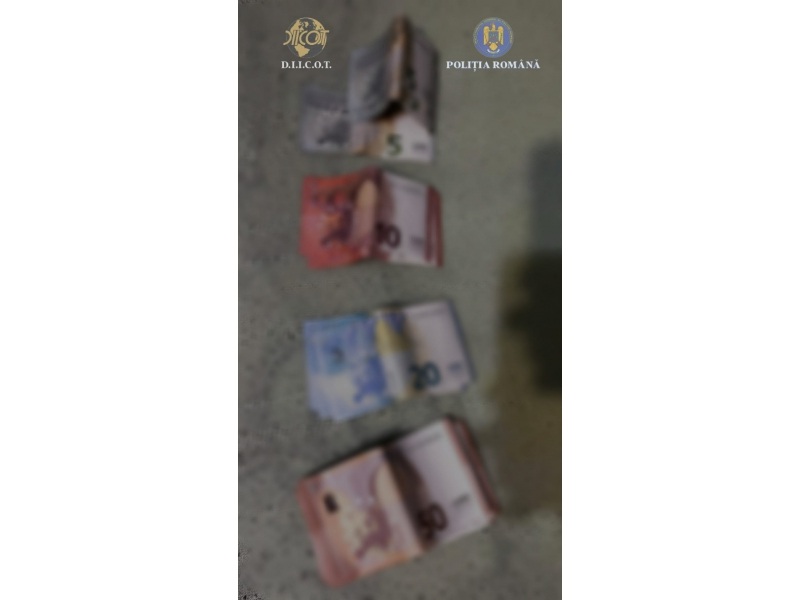 foto politia romana peste 30 de perchezitii in judetele covasna harghita si brasov destructurare a unui foto politia romana peste 30 de perchezitii in judetele covasna harghita si brasov destructurare a unui