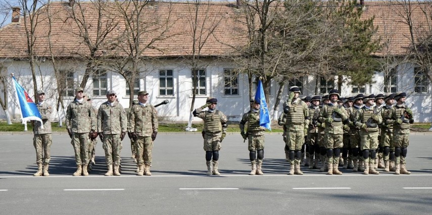 foto ceremonie de predare primire a comenzii si drapelului de lupta la brigada 9 mecanizata marasesti foto ceremonie de predare primire a comenzii si drapelului de lupta la brigada 9 mecanizata marasesti