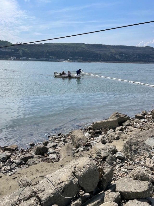foto poluare accidentala pe dunare dupa ce o nava s ar fi scufundat apa oprita temporar la turnu magurele foto poluare accidentala pe dunare dupa ce o nava s ar fi scufundat apa oprita temporar la turnu magurele
