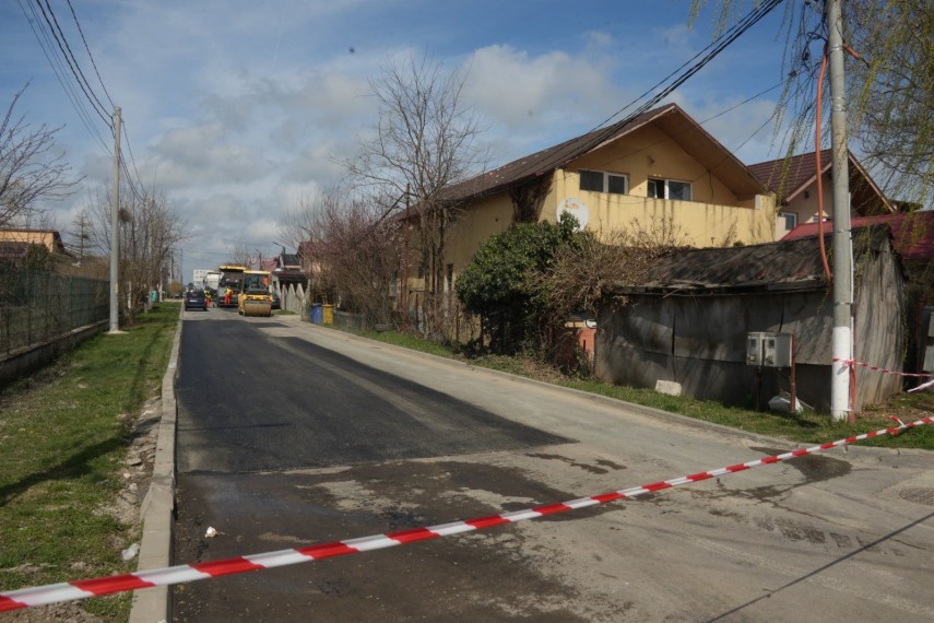 stiri constanta mai multe strazi din cumpana au intrat in reparatii odata cu imbunatatirea vremii foto stiri constanta mai multe strazi din cumpana au intrat in reparatii odata cu imbunatatirea vremii foto