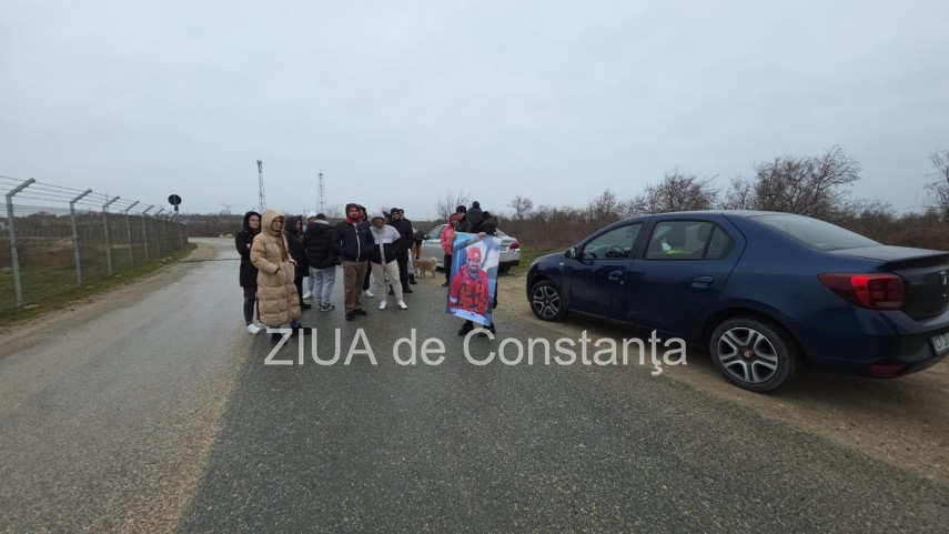 disperare la midia foto video rudele marinarilor disparuti in tragedia navala cer cu disperate reluarea disperare la midia foto video rudele marinarilor disparuti in tragedia navala cer cu disperate reluarea