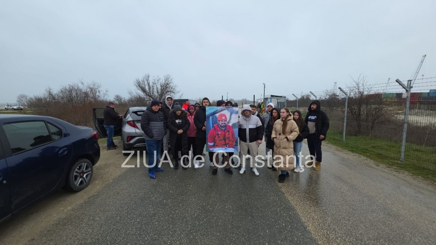 disperare la midia foto video rudele marinarilor disparuti in tragedia navala cer cu disperate reluarea disperare la midia foto video rudele marinarilor disparuti in tragedia navala cer cu disperate reluarea