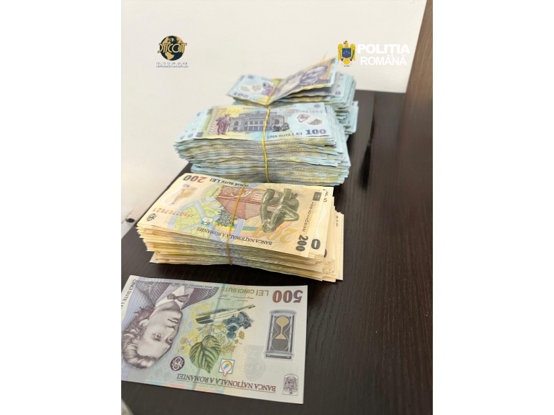 foto video minor de 17 ani arestat pentru trafic international de droguri dupa un flagrant in bucuresti foto video minor de 17 ani arestat pentru trafic international de droguri dupa un flagrant in bucuresti