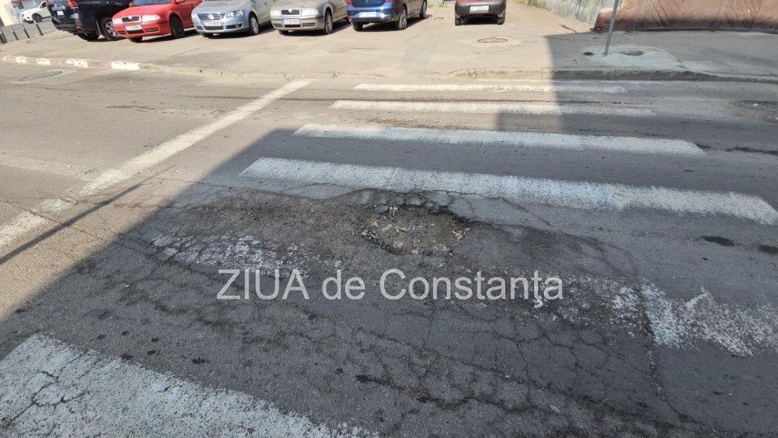 foto groapa periculoasa la trecerea de pietoni pe strada nicolae iorga aproape de intersectia cu bulevardul foto groapa periculoasa la trecerea de pietoni pe strada nicolae iorga aproape de intersectia cu bulevardul
