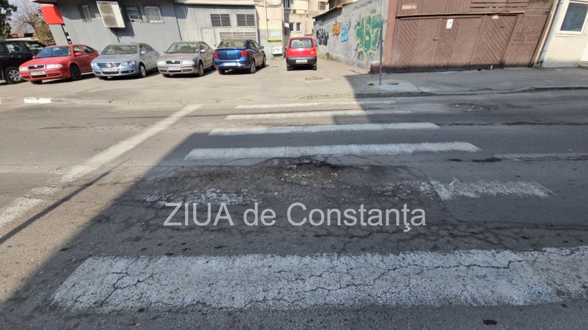 foto groapa periculoasa la trecerea de pietoni pe strada nicolae iorga aproape de intersectia cu bulevardul foto groapa periculoasa la trecerea de pietoni pe strada nicolae iorga aproape de intersectia cu bulevardul