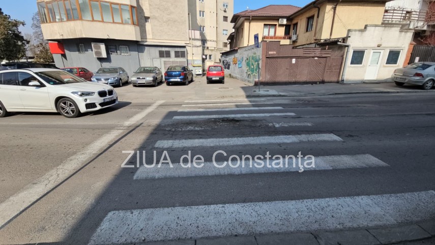 foto groapa periculoasa la trecerea de pietoni pe strada nicolae iorga aproape de intersectia cu bulevardul foto groapa periculoasa la trecerea de pietoni pe strada nicolae iorga aproape de intersectia cu bulevardul