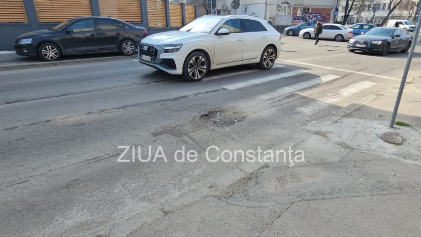 foto groapa periculoasa la trecerea de pietoni pe strada nicolae iorga aproape de intersectia cu bulevardul foto groapa periculoasa la trecerea de pietoni pe strada nicolae iorga aproape de intersectia cu bulevardul