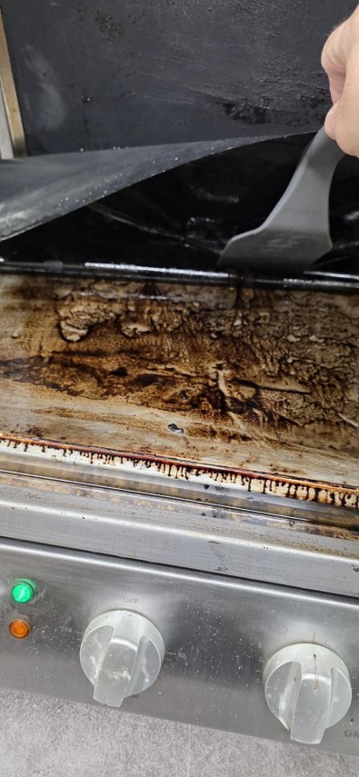 foto peste 1700 de operatori economici verificati de anpc inaintea sarbatorilor pascale au fost aplicate