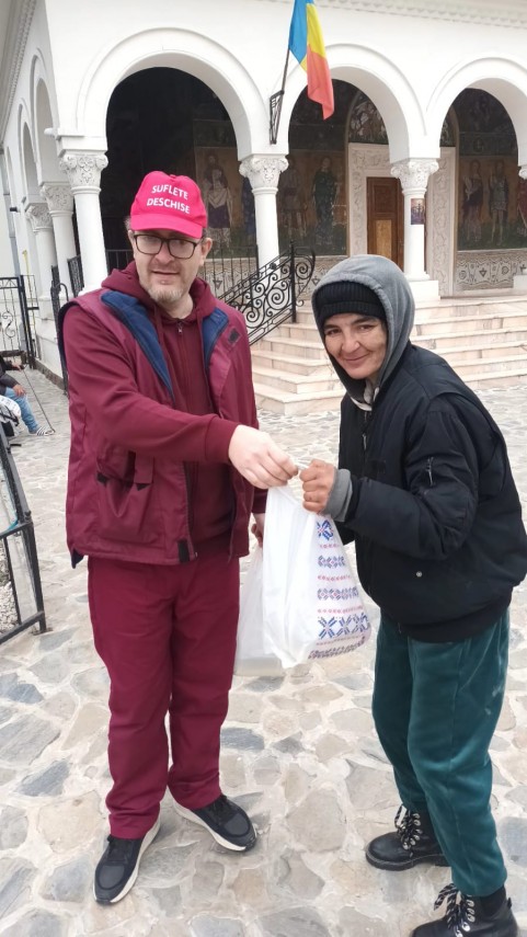 lectia iubirii in saptamana floriilor caravana suflete deschise a adus bucurie pentru mii de copii si lectia iubirii in saptamana floriilor caravana suflete deschise a adus bucurie pentru mii de copii si