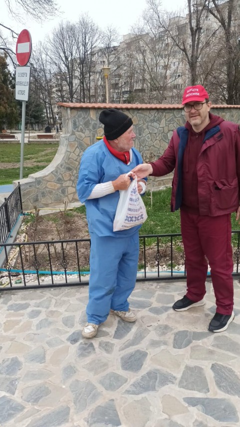 lectia iubirii in saptamana floriilor caravana suflete deschise a adus bucurie pentru mii de copii si lectia iubirii in saptamana floriilor caravana suflete deschise a adus bucurie pentru mii de copii si