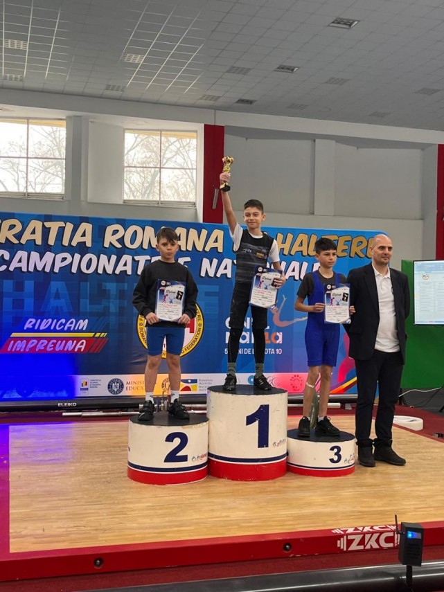 halterofili de la cs farul constanta pe podium la intrecerile nationale de la bucuresti galerie foto halterofili de la cs farul constanta pe podium la intrecerile nationale de la bucuresti galerie foto