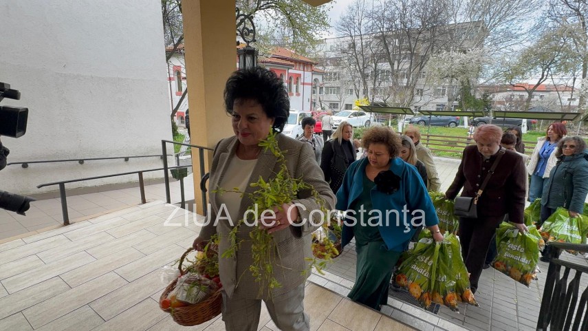 foto video mariana gaju si femeile social democrate din judetul constanta aduc spiritul pastelui persoanelor foto video mariana gaju si femeile social democrate din judetul constanta aduc spiritul pastelui persoanelor