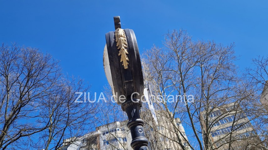 stiri constanta un ceas vandalizat in parcul tomis ii de peste 6 luni a ajuns in stare deplorabila foto stiri constanta un ceas vandalizat in parcul tomis ii de peste 6 luni a ajuns in stare deplorabila foto