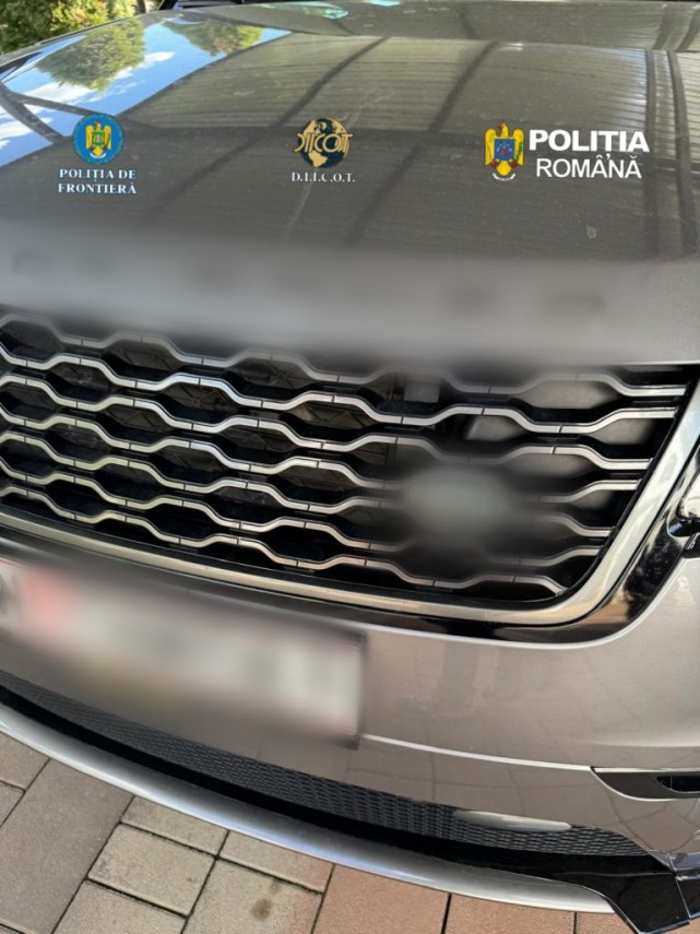 foto suspecti de trafic de droguri retinuti pentru 30 de zile ce au gasit anchetatorii in locuintele foto suspecti de trafic de droguri retinuti pentru 30 de zile ce au gasit anchetatorii in locuintele