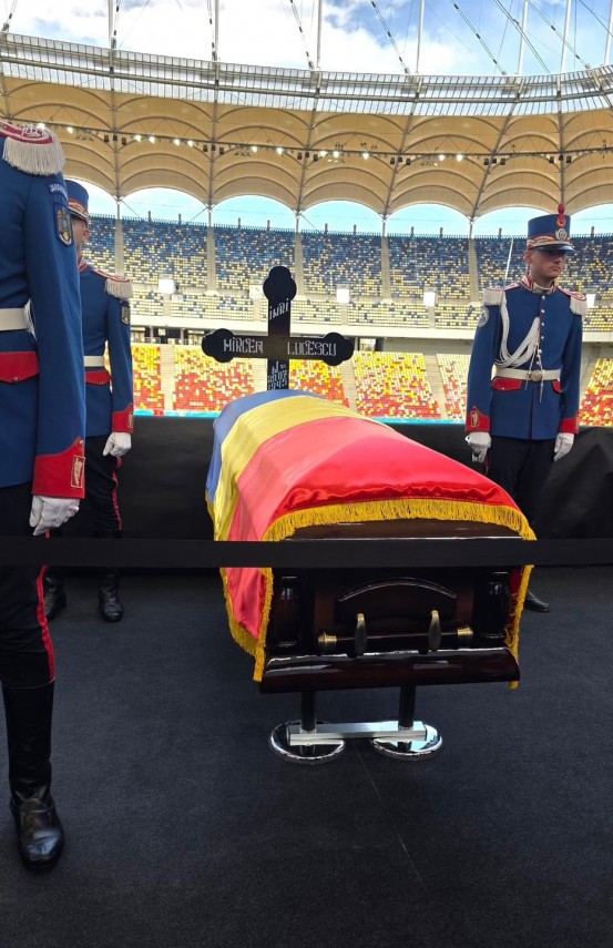 si micii fotbalisti de la cs medgidia i au adus un omagiu la arena nationala lui mircea lucescu galerie si micii fotbalisti de la cs medgidia i au adus un omagiu la arena nationala lui mircea lucescu galerie