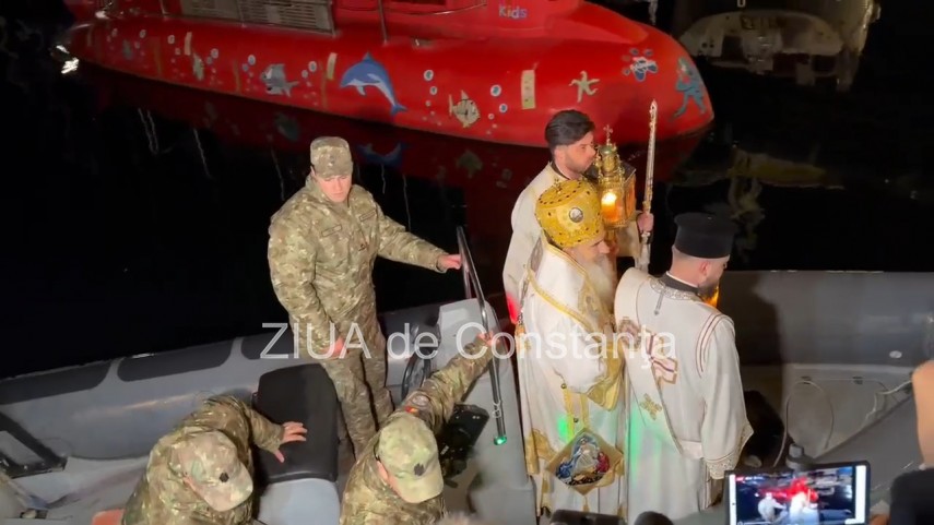 foto video slujba de inviere la constanta ips teodosie a adus lumina sfanta de pe mare 934550 foto video slujba de inviere la constanta ips teodosie a adus lumina sfanta de pe mare 934550
