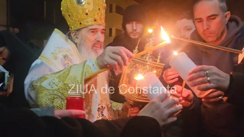 foto video slujba de inviere la constanta ips teodosie a adus lumina sfanta de pe mare 934550 foto video slujba de inviere la constanta ips teodosie a adus lumina sfanta de pe mare 934550