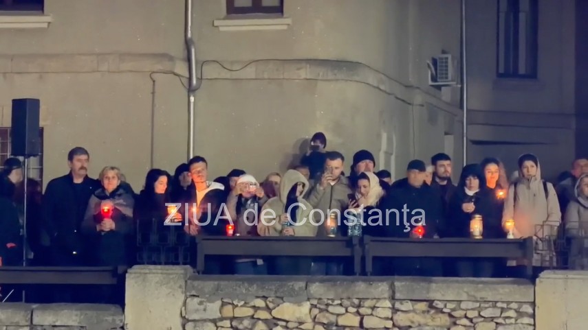 foto video slujba de inviere la constanta ips teodosie a adus lumina sfanta de pe mare 934550 foto video slujba de inviere la constanta ips teodosie a adus lumina sfanta de pe mare 934550