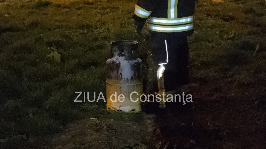 foto video explozie intr un bloc din constanta adulti si copiii evacuati de urgenta 934608 foto video explozie intr un bloc din constanta adulti si copiii evacuati de urgenta 934608