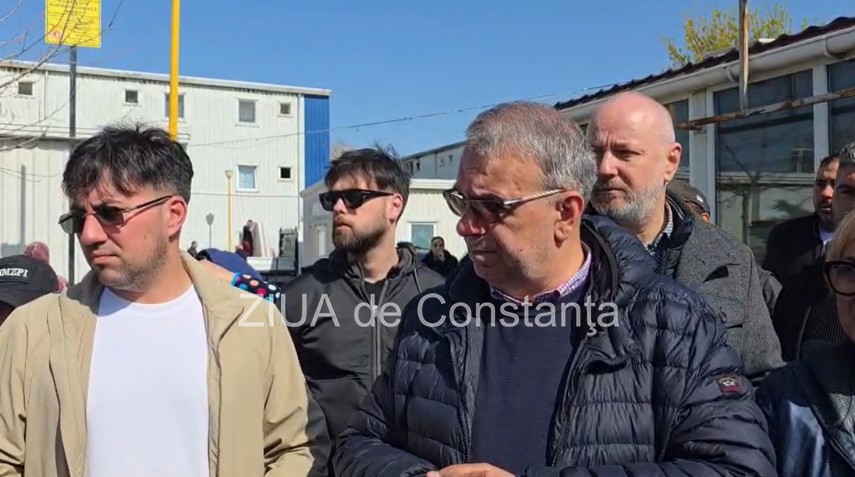 foto video stiri constanta azi primarul vergil chitac prezent in cartierul henri coanda dupa incendiul foto video stiri constanta azi primarul vergil chitac prezent in cartierul henri coanda dupa incendiul