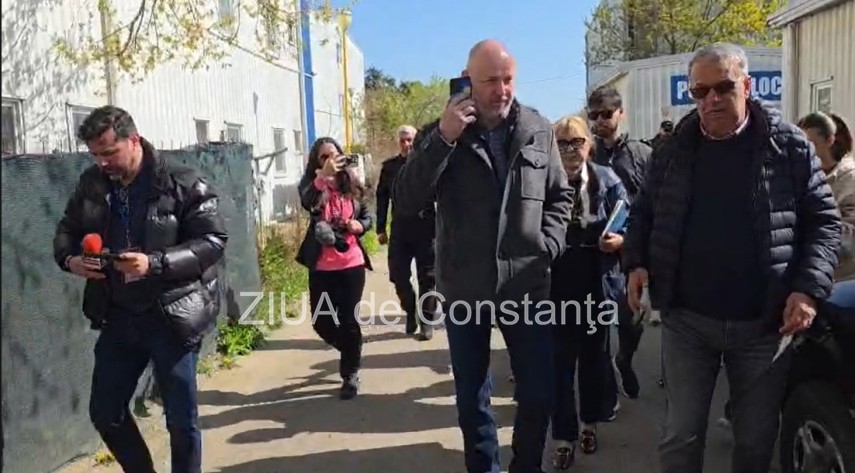 foto video stiri constanta azi primarul vergil chitac prezent in cartierul henri coanda dupa incendiul foto video stiri constanta azi primarul vergil chitac prezent in cartierul henri coanda dupa incendiul