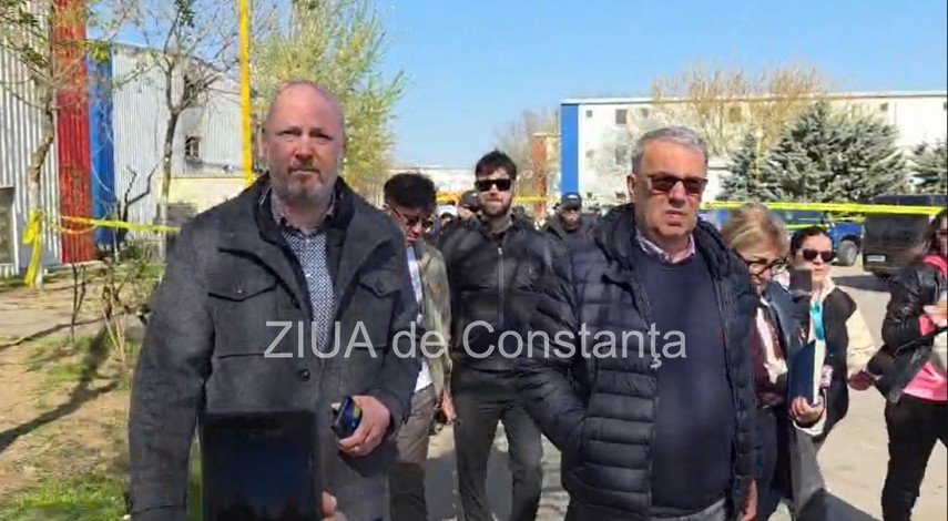 foto video stiri constanta azi primarul vergil chitac prezent in cartierul henri coanda dupa incendiul foto video stiri constanta azi primarul vergil chitac prezent in cartierul henri coanda dupa incendiul