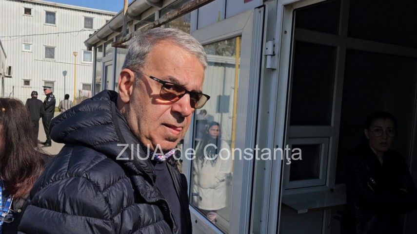 foto video stiri constanta azi primarul vergil chitac prezent in cartierul henri coanda dupa incendiul foto video stiri constanta azi primarul vergil chitac prezent in cartierul henri coanda dupa incendiul