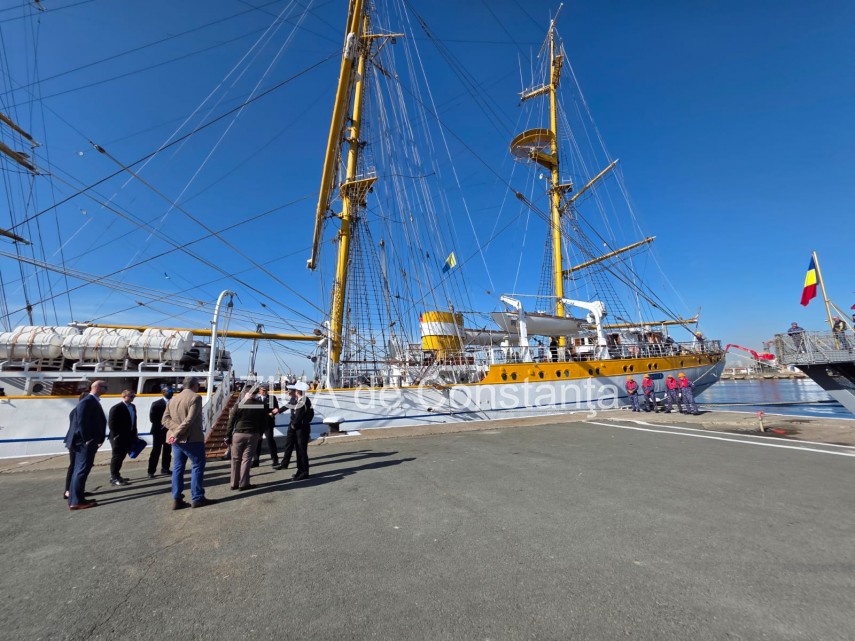 foto video din constanta spre america nava scoala mircea porneste in primul mars transatlantic dupa 17 foto video din constanta spre america nava scoala mircea porneste in primul mars transatlantic dupa 17