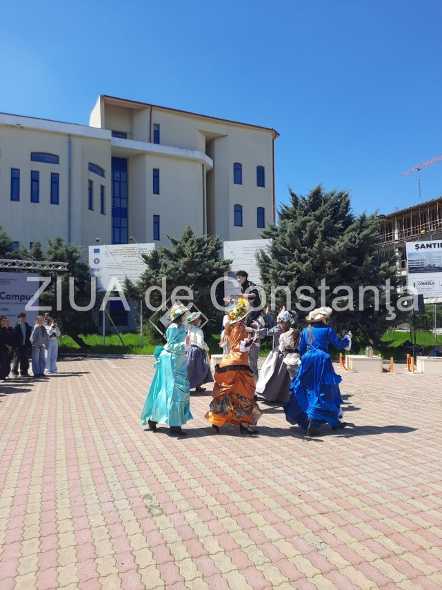 foto targul de oferte educationale educampus si a deschis portile la universitatea ovidius constanta foto targul de oferte educationale educampus si a deschis portile la universitatea ovidius constanta