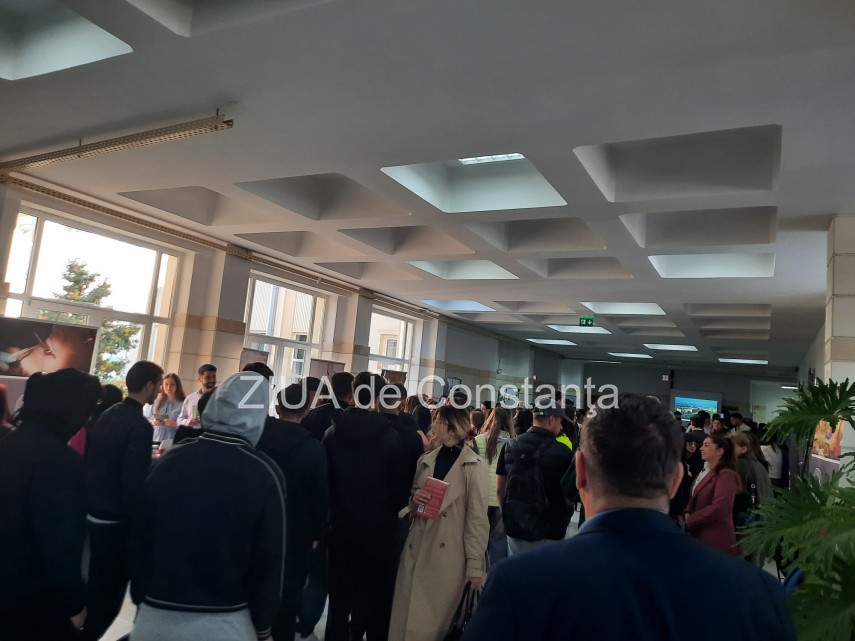 foto targul de oferte educationale educampus si a deschis portile la universitatea ovidius constanta foto targul de oferte educationale educampus si a deschis portile la universitatea ovidius constanta