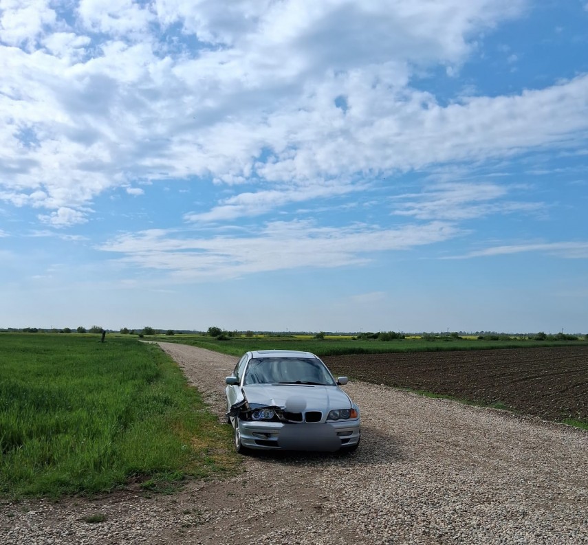stiri romania foto un autoturism a fost acrosat de vagonul unui tren in care se aflau 50 de persoane stiri romania foto un autoturism a fost acrosat de vagonul unui tren in care se aflau 50 de persoane