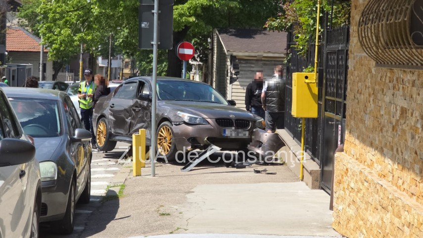 foto video accident rutier pe strada nicolae iorga din constanta doua autoturisme implicate 938038 foto video accident rutier pe strada nicolae iorga din constanta doua autoturisme implicate 938038