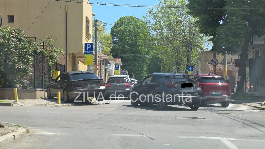 foto video accident rutier pe strada nicolae iorga din constanta doua autoturisme implicate 938038 foto video accident rutier pe strada nicolae iorga din constanta doua autoturisme implicate 938038