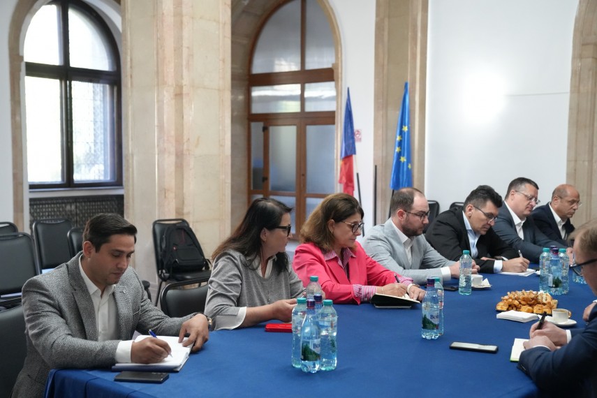 foto criza din sectorul suin in centrul discutiilor la ansvsa fermierii si procesatorii cer masuri urgente foto criza din sectorul suin in centrul discutiilor la ansvsa fermierii si procesatorii cer masuri urgente