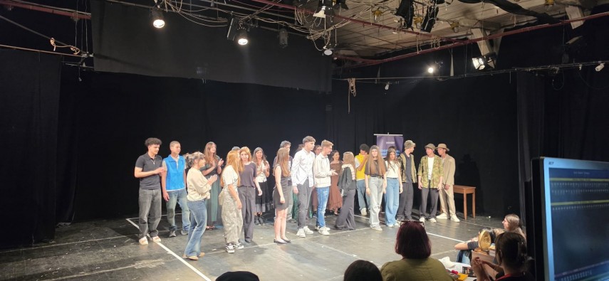 foto trupa amphith atre a liceului ovidius constanta participare de succes la festivalul teatru sub castani foto trupa amphith atre a liceului ovidius constanta participare de succes la festivalul teatru sub castani