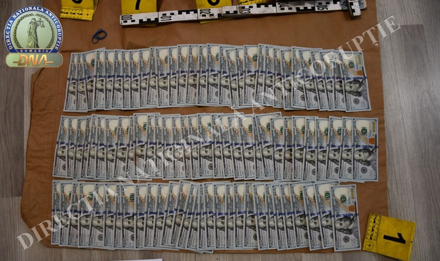 doi inspectori vamali din cadrul biroului vamal de frontiera constanta retinuti de procurorii dna ce doi inspectori vamali din cadrul biroului vamal de frontiera constanta retinuti de procurorii dna ce
