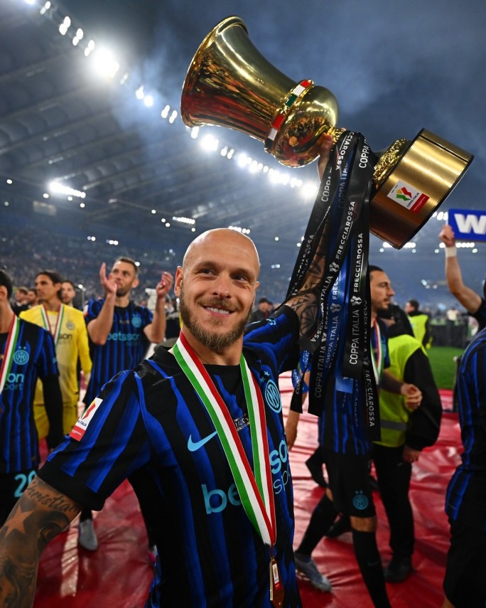 dupa titlul de campion in seria a antrenorul cristi chivu a castigat cu inter milano si cupa italiei dupa titlul de campion in seria a antrenorul cristi chivu a castigat cu inter milano si cupa italiei