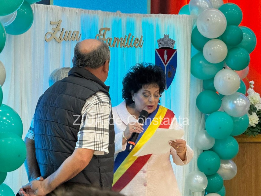 foto video stiri constanta ziua internationala a familiei sarbatorita la cumpana cuplurile de aur si foto video stiri constanta ziua internationala a familiei sarbatorita la cumpana cuplurile de aur si