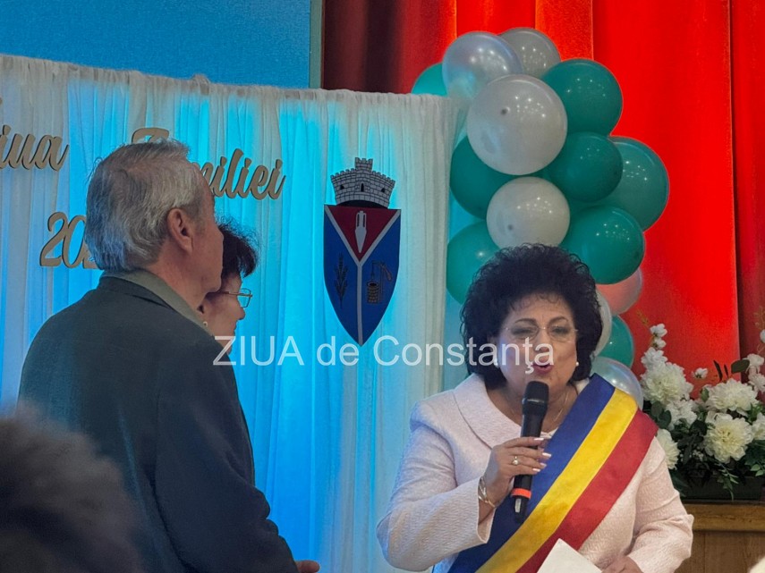 foto video stiri constanta ziua internationala a familiei sarbatorita la cumpana cuplurile de aur si foto video stiri constanta ziua internationala a familiei sarbatorita la cumpana cuplurile de aur si