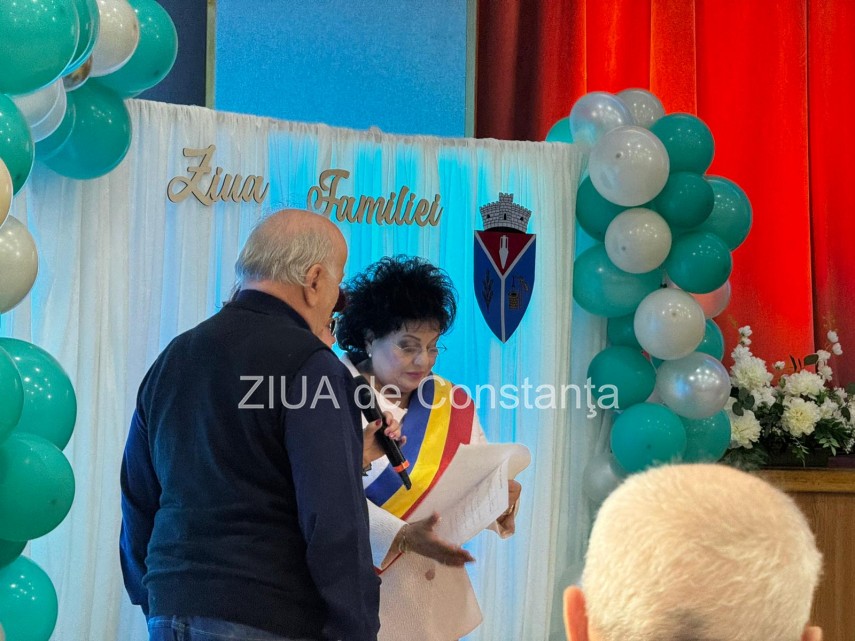 foto video stiri constanta ziua internationala a familiei sarbatorita la cumpana cuplurile de aur si foto video stiri constanta ziua internationala a familiei sarbatorita la cumpana cuplurile de aur si