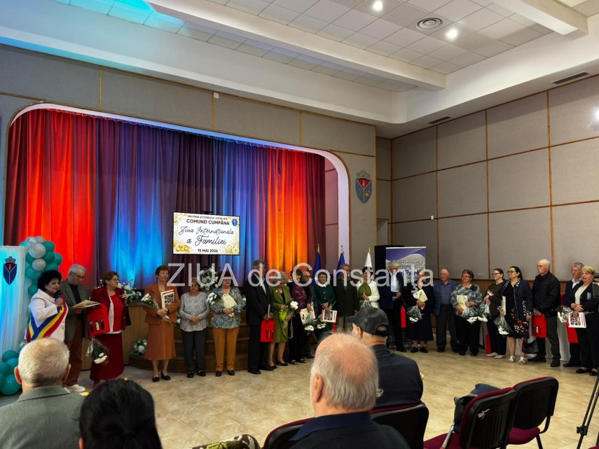 Familii cumpănene la evenimentul  dedicat Zilei Internaționale a Familiei, alături de primarul Mariana Gâju