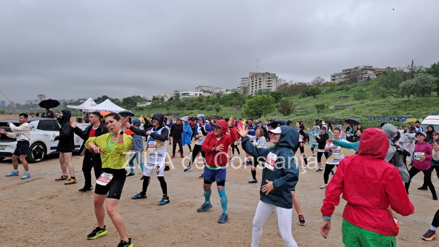 constanta maratonul nisipului next wave iubitorii miscarii au sfidat ploaia si au luat startul in editia constanta maratonul nisipului next wave iubitorii miscarii au sfidat ploaia si au luat startul in editia