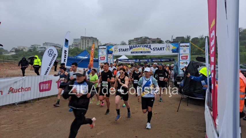 constanta maratonul nisipului next wave iubitorii miscarii au sfidat ploaia si au luat startul in editia constanta maratonul nisipului next wave iubitorii miscarii au sfidat ploaia si au luat startul in editia