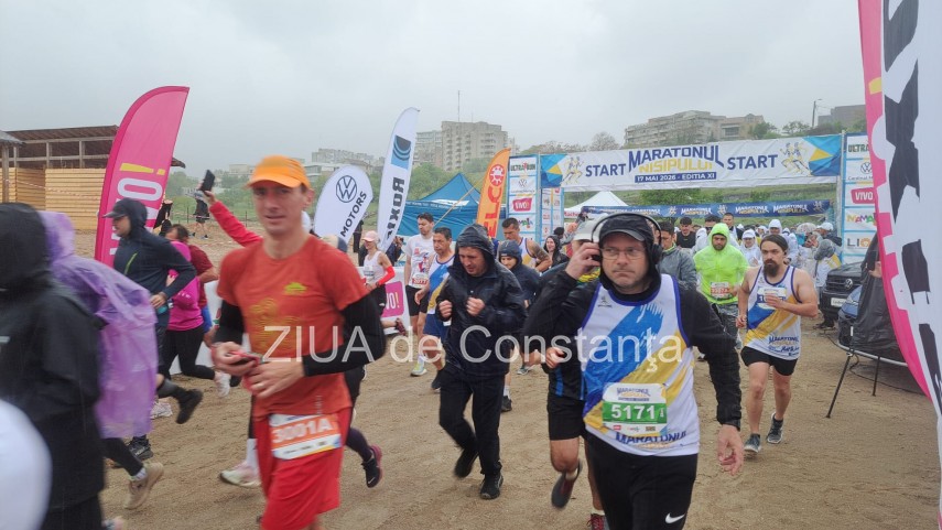 constanta maratonul nisipului next wave iubitorii miscarii au sfidat ploaia si au luat startul in editia constanta maratonul nisipului next wave iubitorii miscarii au sfidat ploaia si au luat startul in editia