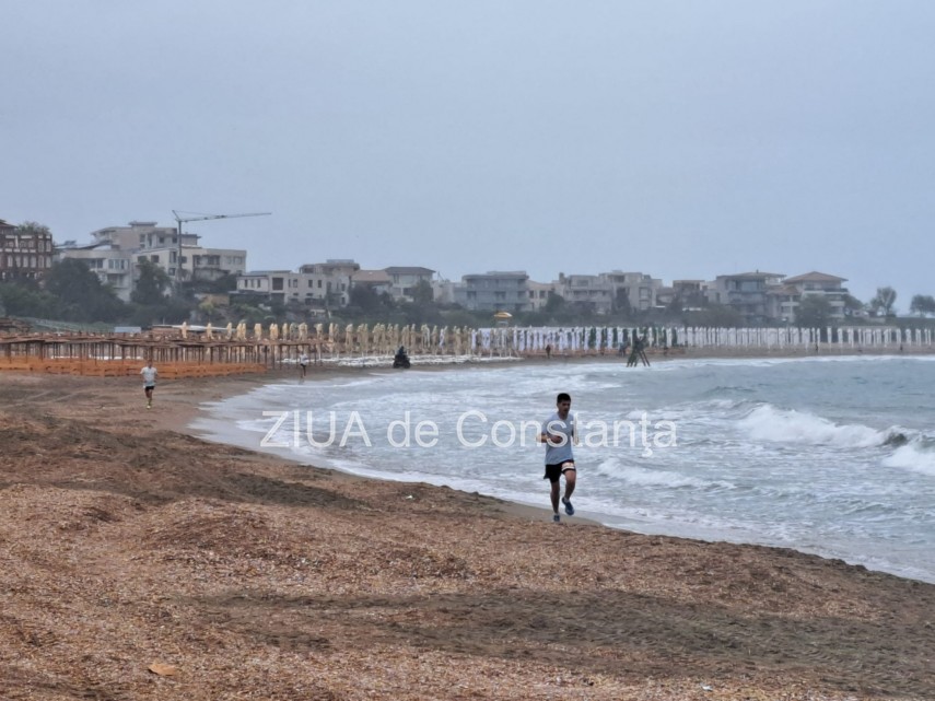 constanta maratonul nisipului next wave iubitorii miscarii au sfidat ploaia si au luat startul in editia constanta maratonul nisipului next wave iubitorii miscarii au sfidat ploaia si au luat startul in editia