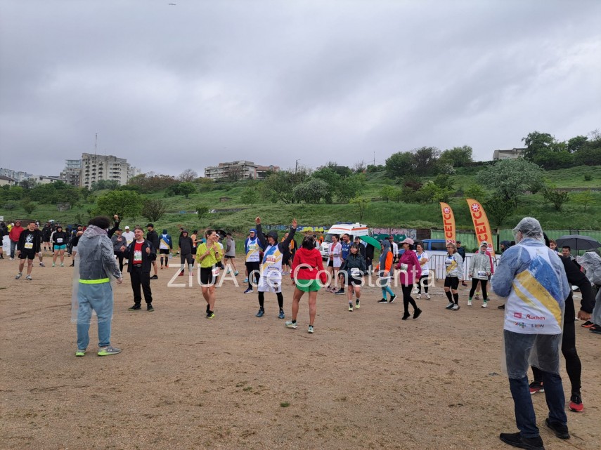 constanta maratonul nisipului next wave iubitorii miscarii au sfidat ploaia si au luat startul in editia constanta maratonul nisipului next wave iubitorii miscarii au sfidat ploaia si au luat startul in editia