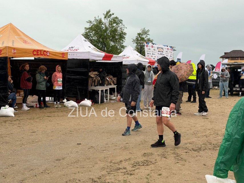 constanta maratonul nisipului next wave iubitorii miscarii au sfidat ploaia si au luat startul in editia constanta maratonul nisipului next wave iubitorii miscarii au sfidat ploaia si au luat startul in editia