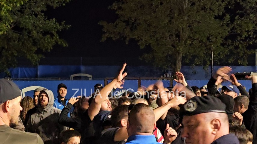 farul constanta la baraj fanii au luat foc nu meritati in alb albastru sa jucati demisia sau mai bine farul constanta la baraj fanii au luat foc nu meritati in alb albastru sa jucati demisia sau mai bine